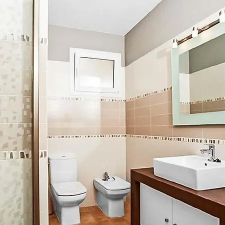 Binibequer Vell Sleeps 11 With Pool And Air Con *
